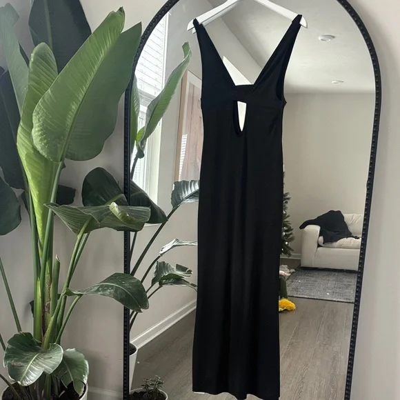 Commense black cutout maxi dress - Picture 1 of 4